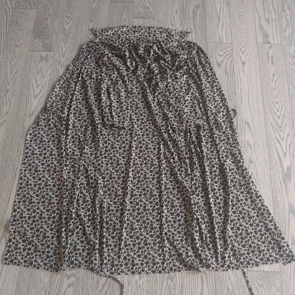 Beautiful dress by Studio🌸🌼🍀 - Picture 16 of 16